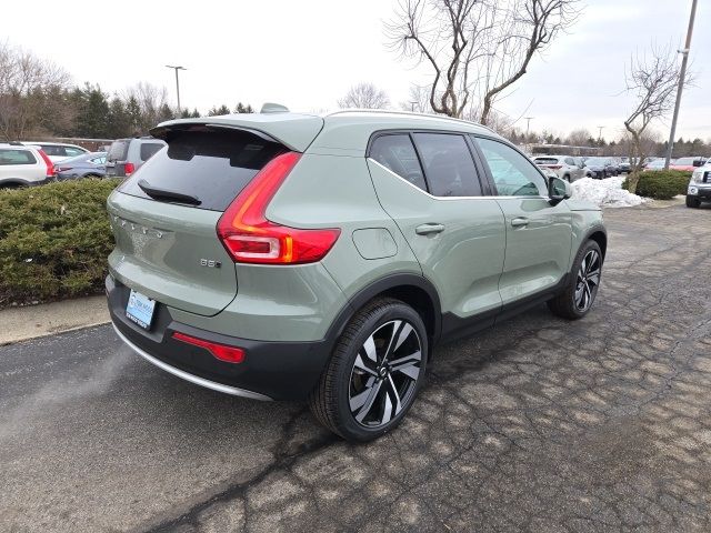 2025 Volvo XC40 Plus Bright Theme