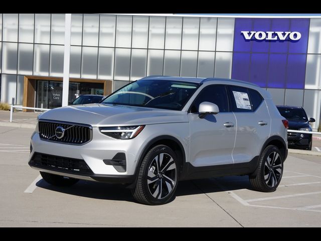 2025 Volvo XC40 Plus Bright Theme