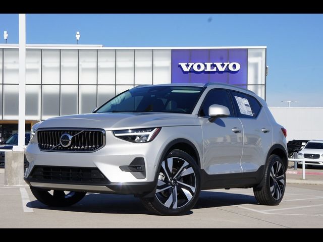 2025 Volvo XC40 Plus Bright Theme