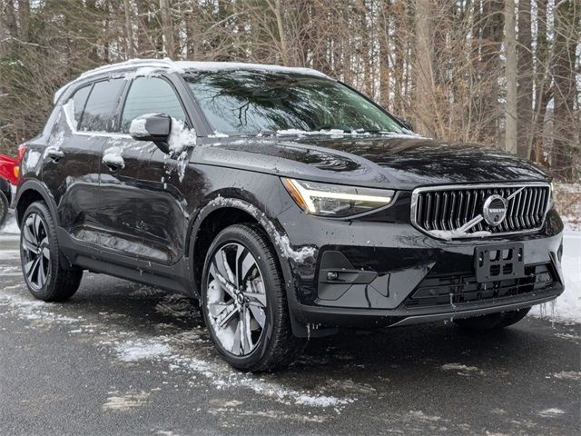 2025 Volvo XC40 Plus Bright Theme