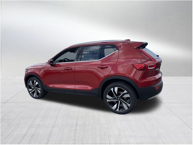 2025 Volvo XC40 Plus Bright Theme