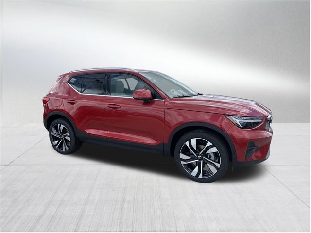 2025 Volvo XC40 Plus Bright Theme