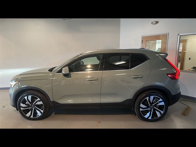 2025 Volvo XC40 Plus Bright Theme