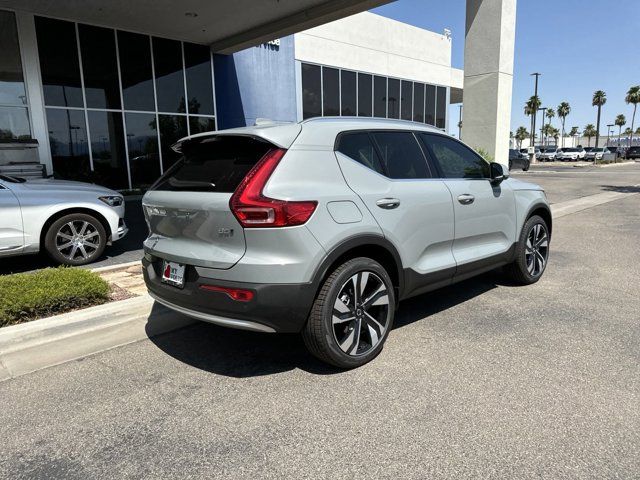 2025 Volvo XC40 Plus Bright Theme