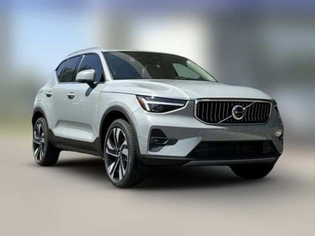 2025 Volvo XC40 Plus Bright Theme