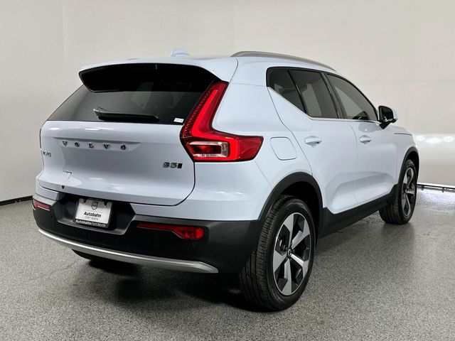 2025 Volvo XC40 Plus Bright Theme