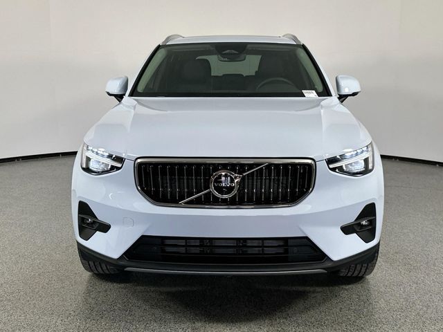 2025 Volvo XC40 Plus Bright Theme