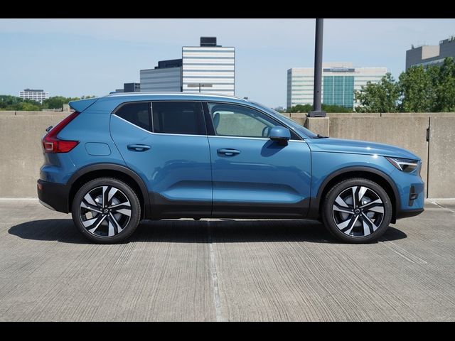 2025 Volvo XC40 Plus Bright Theme