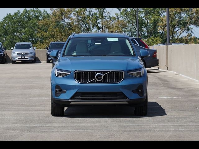 2025 Volvo XC40 Plus Bright Theme