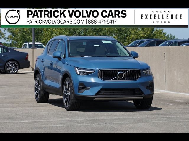 2025 Volvo XC40 Plus Bright Theme