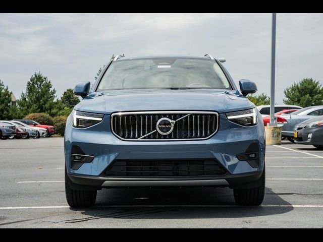 2025 Volvo XC40 Plus Bright Theme