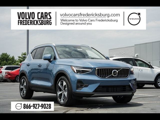 2025 Volvo XC40 Plus Bright Theme