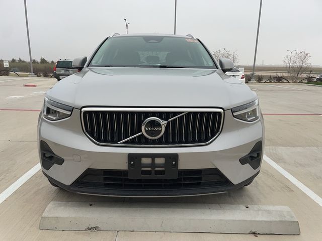 2025 Volvo XC40 Plus Bright Theme