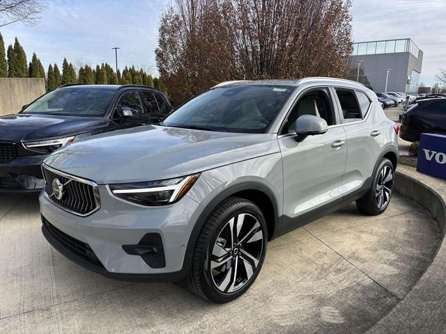 2025 Volvo XC40 Plus Bright Theme