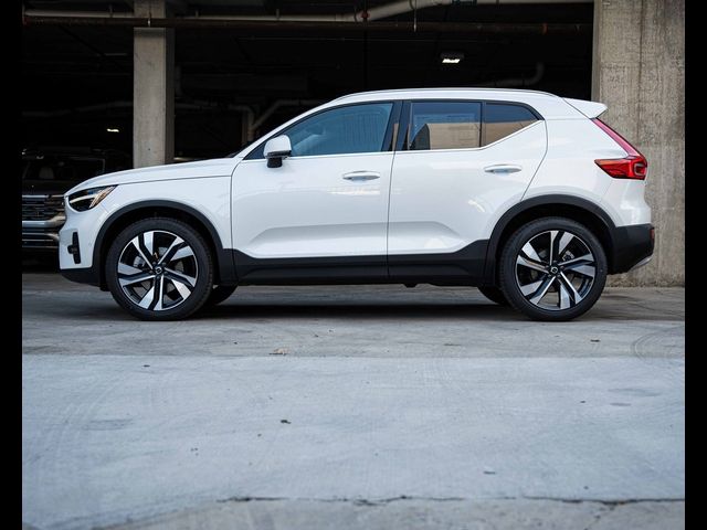 2025 Volvo XC40 Plus Bright Theme