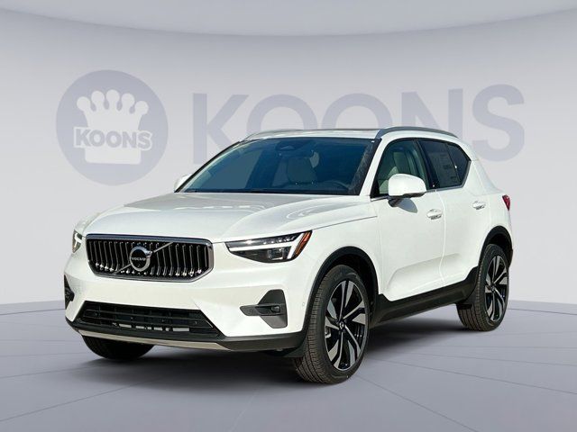 2025 Volvo XC40 Plus Bright Theme