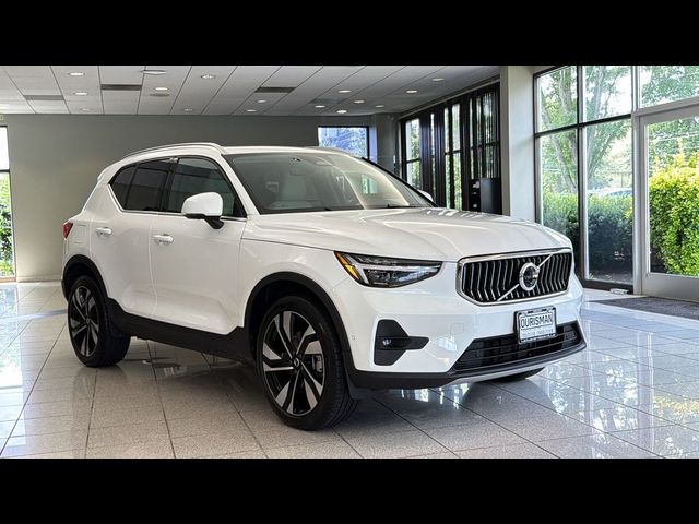 2025 Volvo XC40 Plus Bright Theme