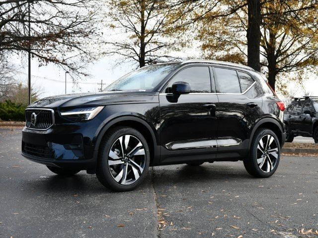 2025 Volvo XC40 Plus Bright Theme