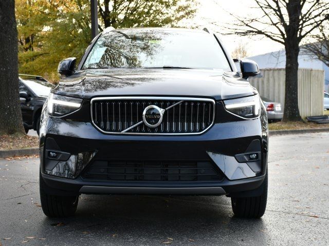 2025 Volvo XC40 Plus Bright Theme