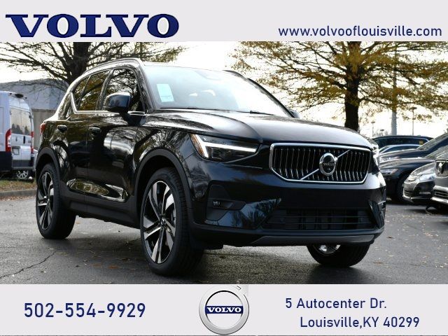 2025 Volvo XC40 Plus Bright Theme