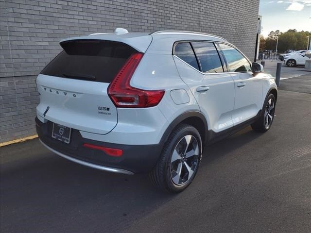 2025 Volvo XC40 Plus Bright Theme