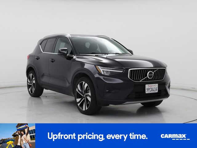 2025 Volvo XC40 Plus Bright Theme