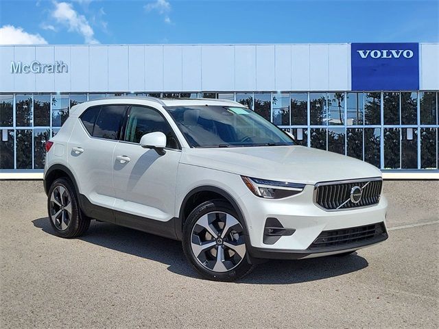 2025 Volvo XC40 Plus Bright Theme