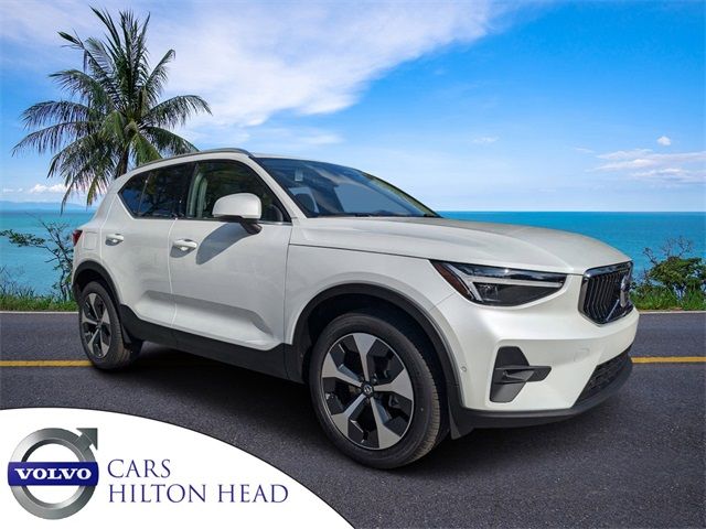 2025 Volvo XC40 Plus Bright Theme