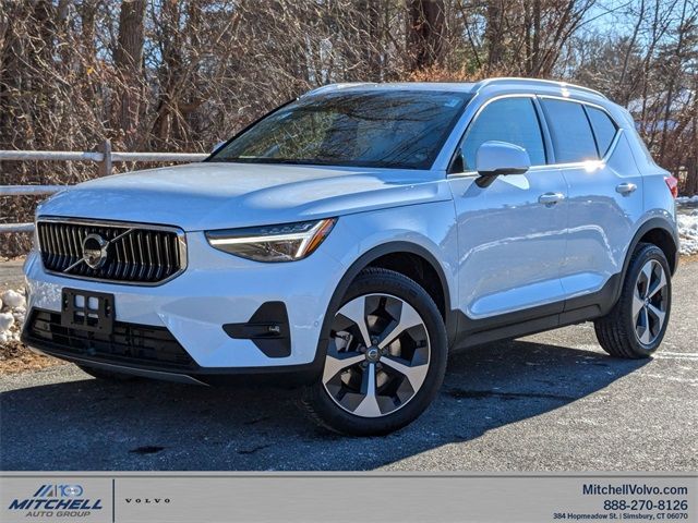 2025 Volvo XC40 Plus Bright Theme