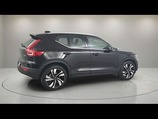 2025 Volvo XC40 Plus Bright Theme