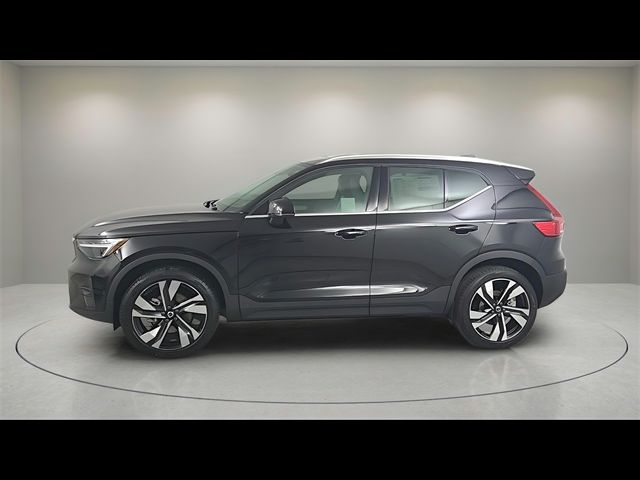 2025 Volvo XC40 Plus Bright Theme