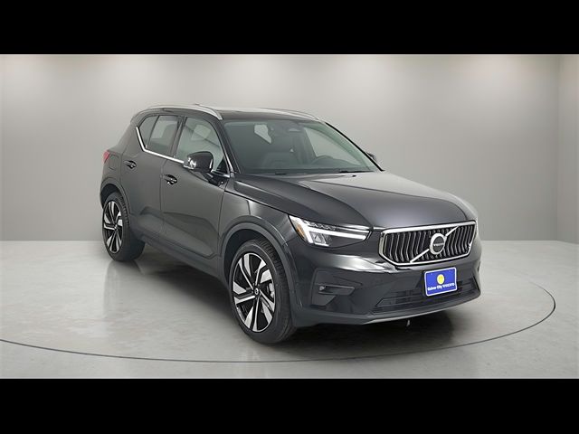 2025 Volvo XC40 Plus Bright Theme