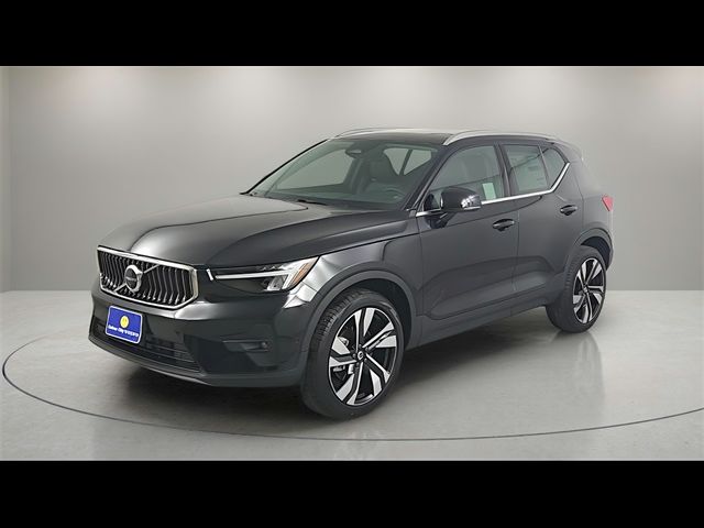 2025 Volvo XC40 Plus Bright Theme