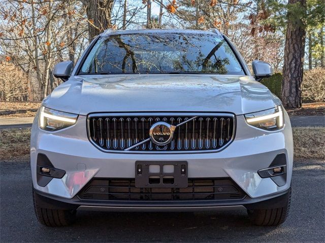 2025 Volvo XC40 Plus Bright Theme