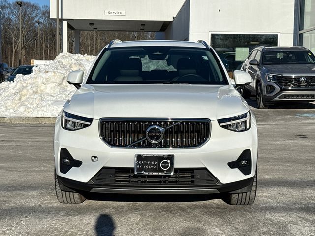 2025 Volvo XC40 Plus Bright Theme