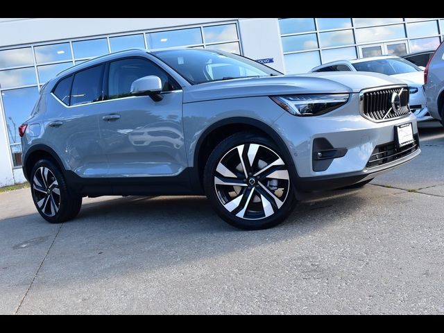 2025 Volvo XC40 Plus Bright Theme