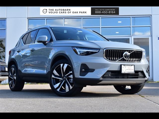 2025 Volvo XC40 Plus Bright Theme