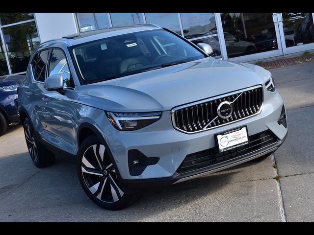 2025 Volvo XC40 Plus Bright Theme