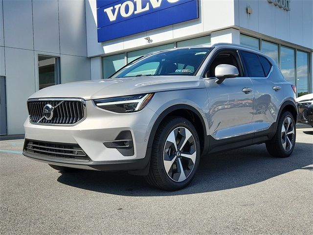 2025 Volvo XC40 Plus Bright Theme