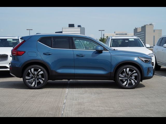 2025 Volvo XC40 Plus Bright Theme