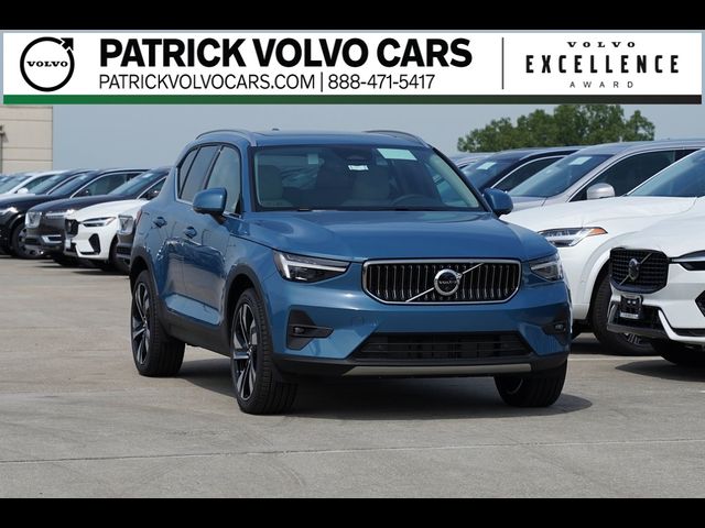 2025 Volvo XC40 Plus Bright Theme