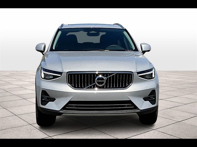 2025 Volvo XC40 Plus Bright Theme