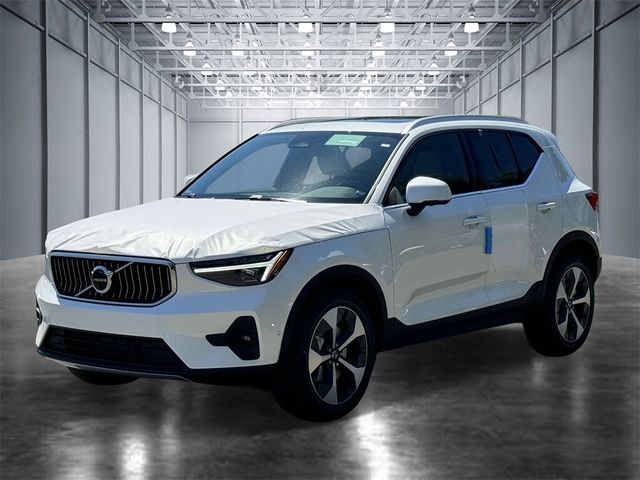 2025 Volvo XC40 Plus Bright Theme