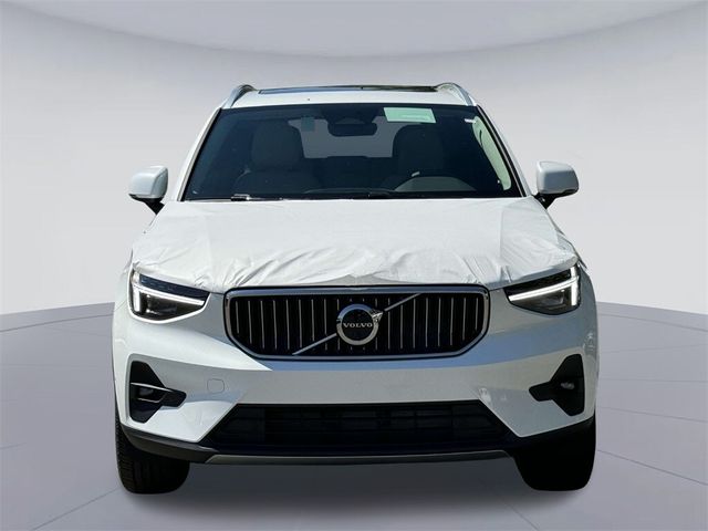 2025 Volvo XC40 Plus Bright Theme