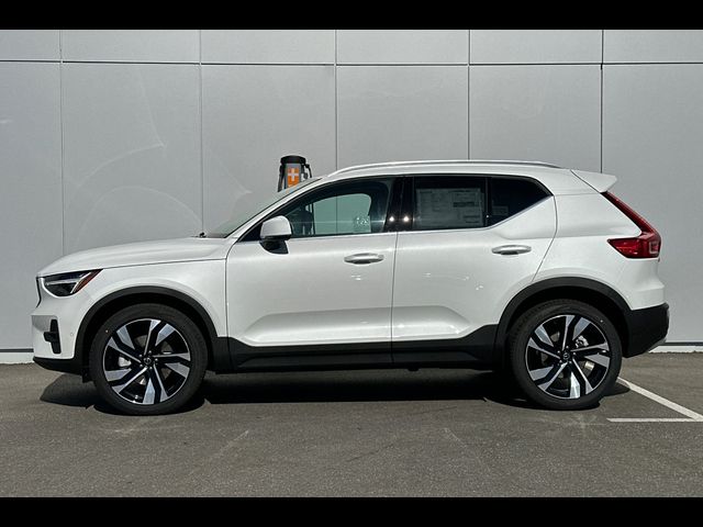 2025 Volvo XC40 Plus Bright Theme