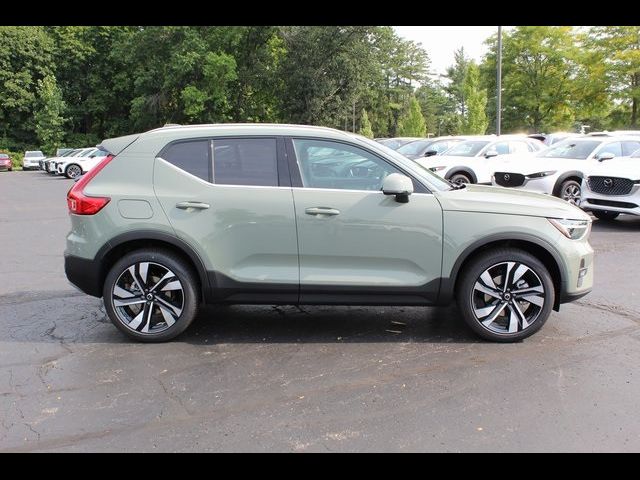 2025 Volvo XC40 Plus Bright Theme