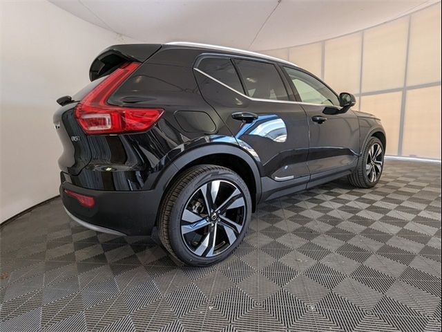 2025 Volvo XC40 Plus Bright Theme