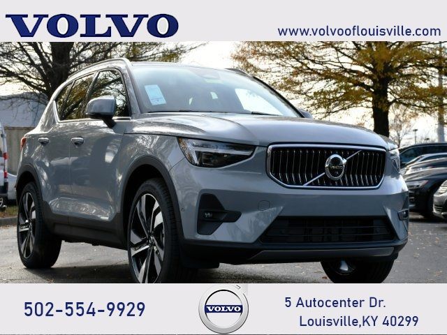 2025 Volvo XC40 Plus Bright Theme