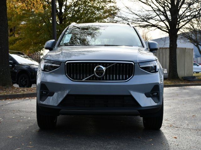 2025 Volvo XC40 Plus Bright Theme