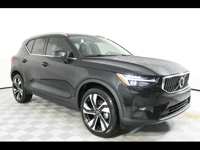 2025 Volvo XC40 Plus Bright Theme